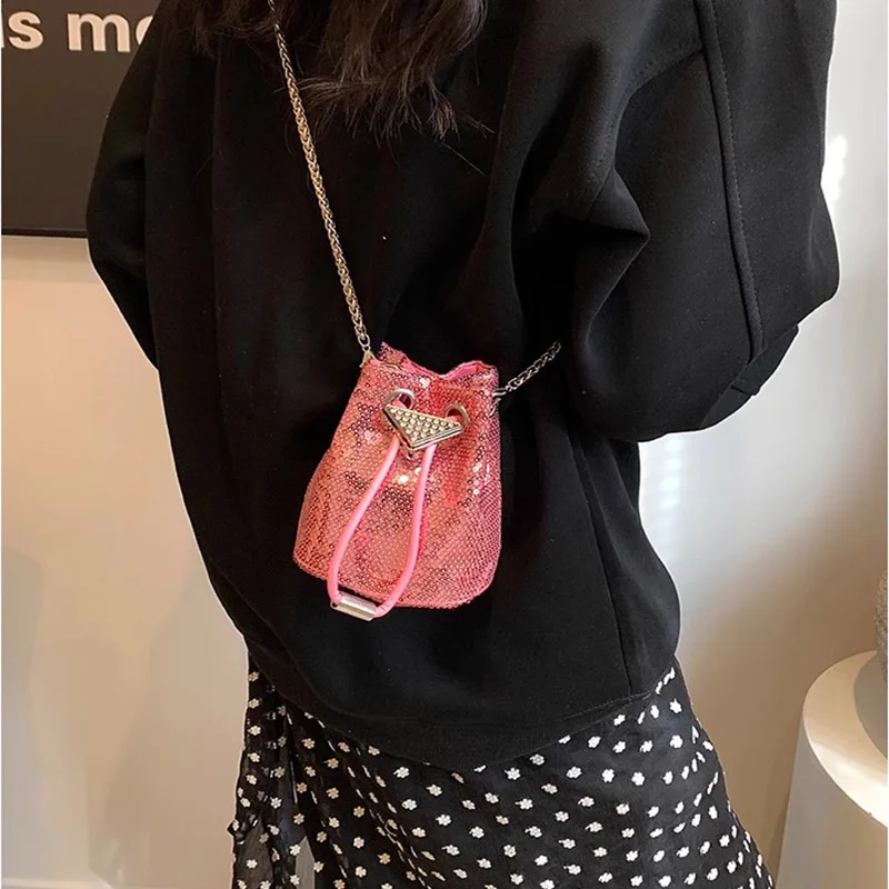 슈퍼 미니 스몰 백 - 새로운 실버 스팽글 버킷 백, 체인 스트랩으로 크로스바디로 휴대 가능, 메이크업 백