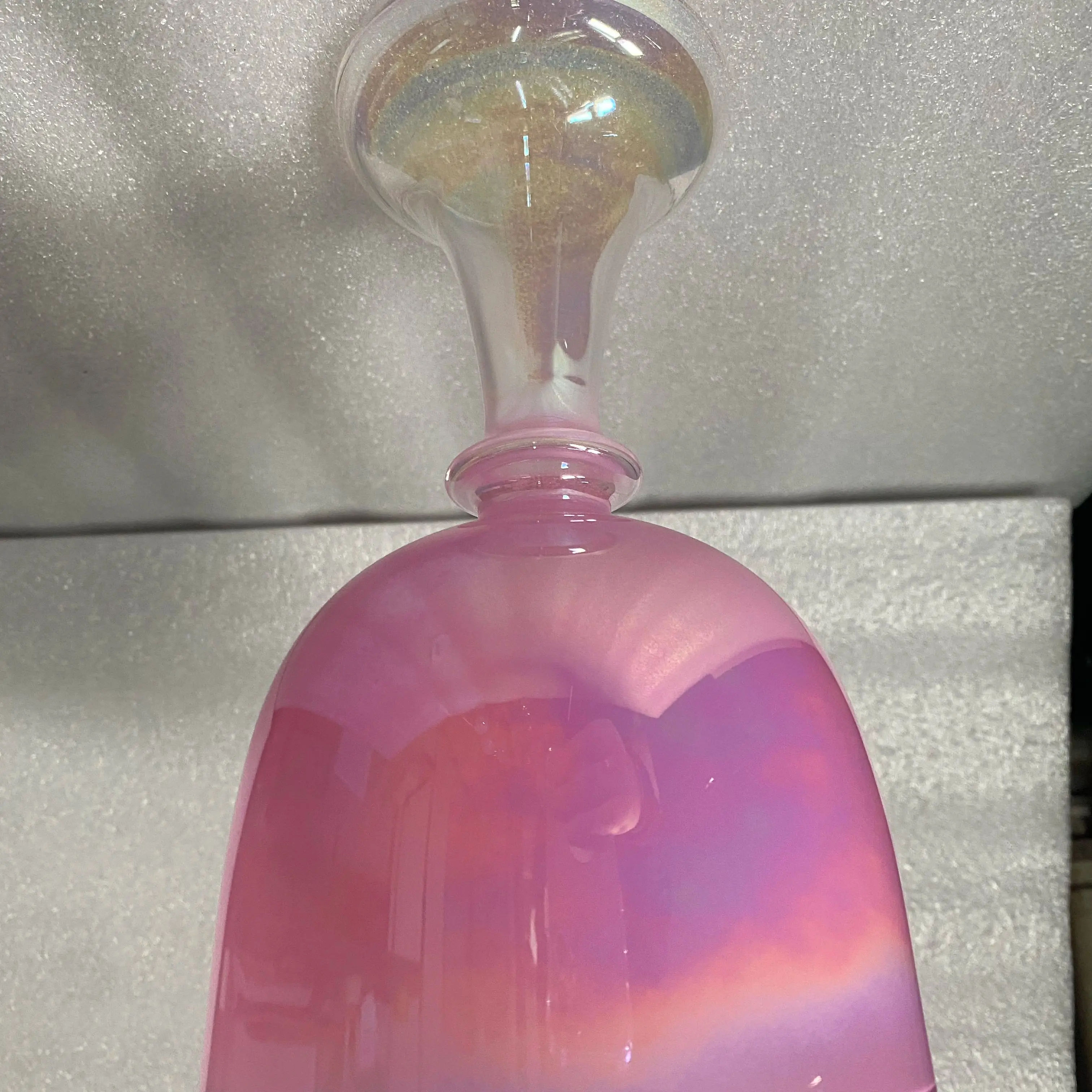 Chalice de cristal y color cósmico pastel rosa gris 432Hz 4ta octava A note chakra del tercer ojo o nota B Chakra de la corona