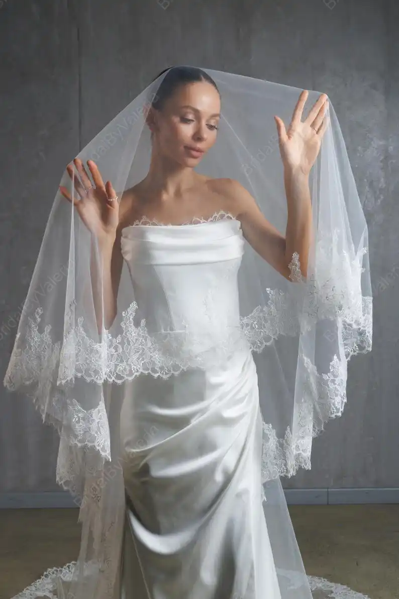 

Chantilly Lace Wedding Veil Two-Layer Ivory Bridal Veil Accept customized length and bulk orders