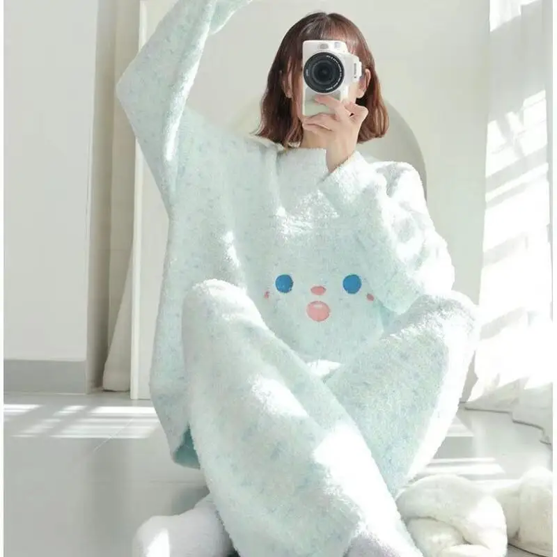 Conjunto de pijama sexy pode ser meia flanela pijamas de lã para casa terno engrossado rosto inverno. Coral Fashion Homewear um doce sorridente