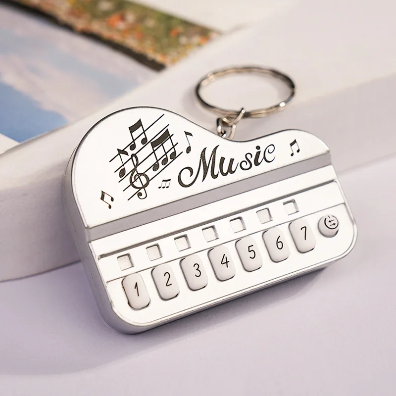 Mini Electronic Piano Keychain Pendant Luminou Music Toy Small Gift Piano Player Music Master Kids Electronic Piano Game Machine