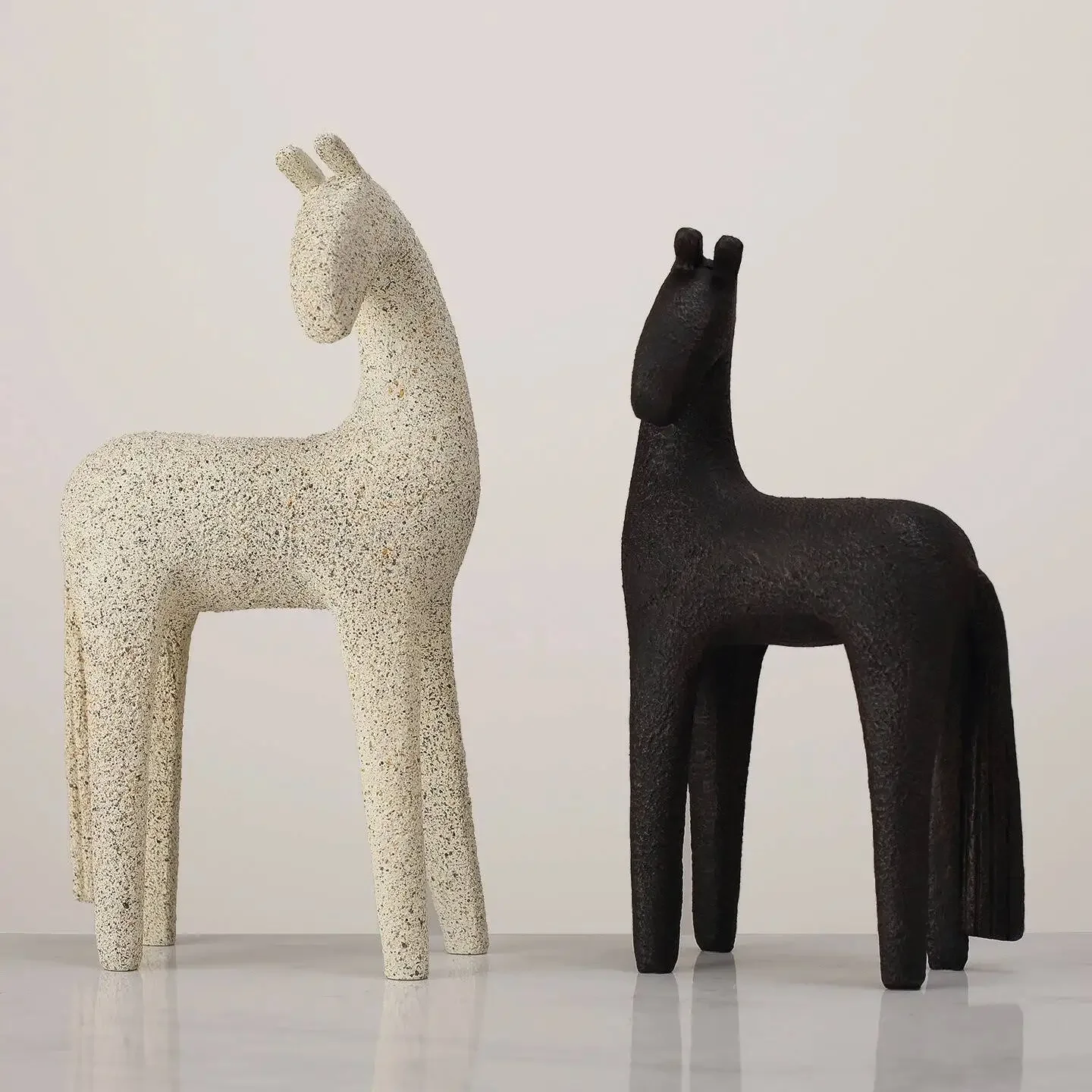 Resin Handicrafts Abstract Horse Sculpture Creative Fat Horse Statue Animal Decorative Figurines Home Decoration Accessories