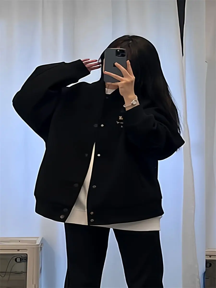 

Бейсбольные куртки женские летние однотонные облегающие с кружевными вставками, на кнопках, глянцевые, для ночного клуба, с декорированными манжетами и тесьмой в елочку