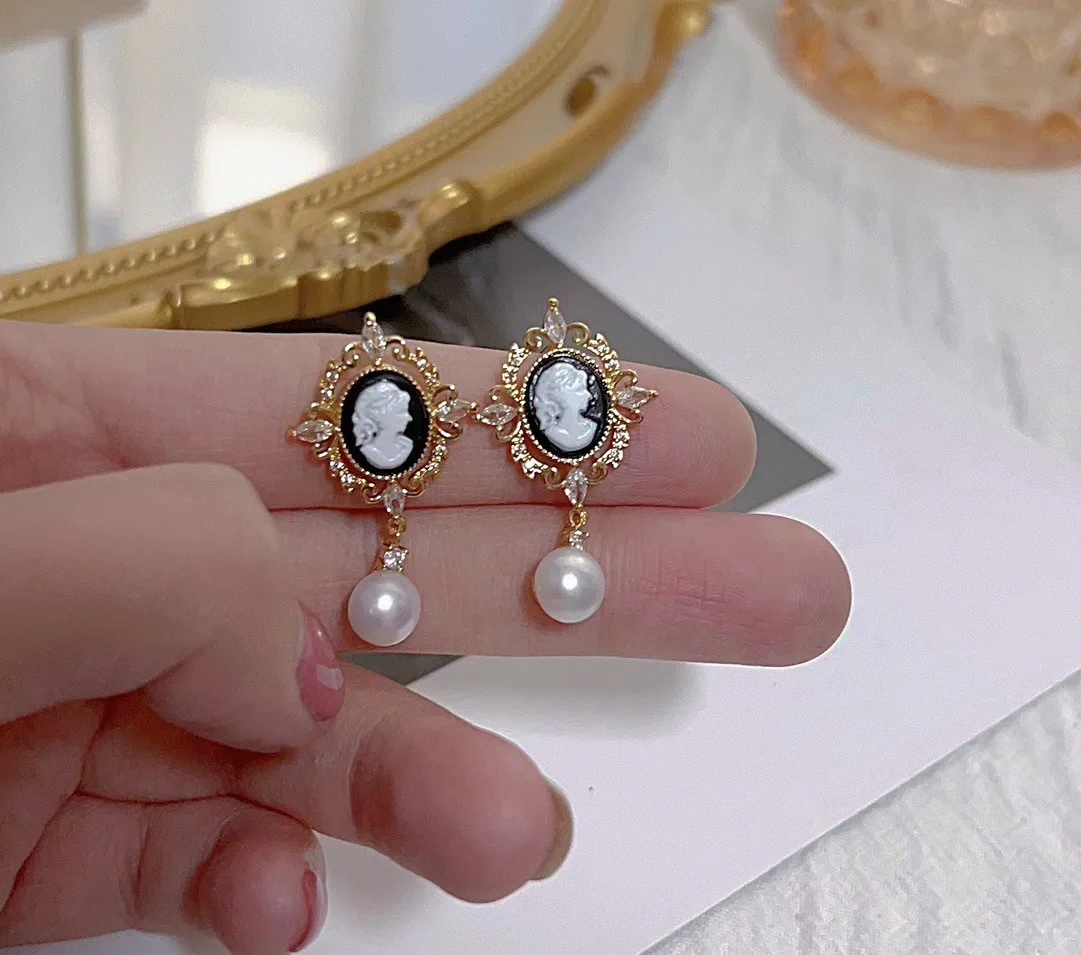 

2023 New Queen's Classical Court Earring Natural Freshwater Pearl 14K Gold Filled Ladies Stud Earrings Jewelry For Women Gifts