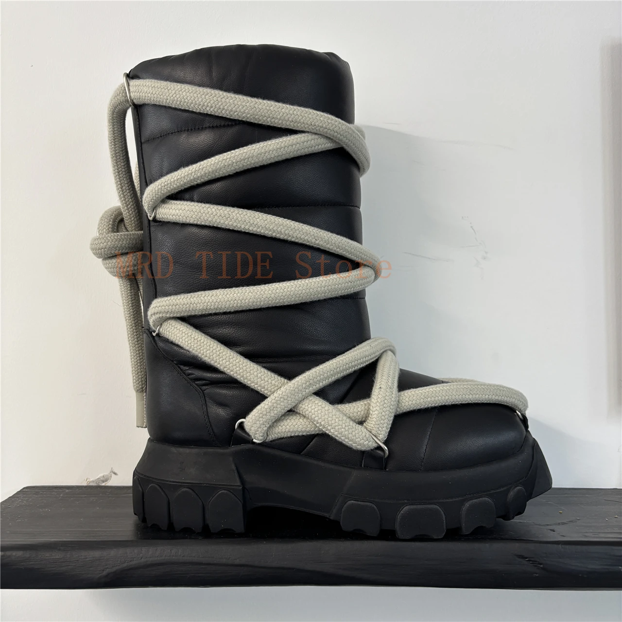 

Men Boots Genuine Leather Sheepkin Cross-tied Jumbo ShoeLace Warm Snow Shoes Owens Platform Increase Vintage Luxury Sneakers