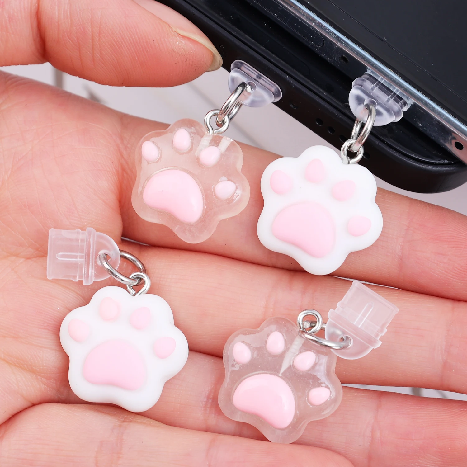 Creative Cute Claw USB C Dust Plugs Phone Type C Charging Port Protectors Cap Cellphone Pendant Decoration for IPhone Samsung