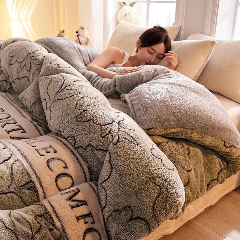 Double Sided Velvet Insulation Duvet Autumn and Winter Milk Velvet Cotton Quilt Printed Comfortable Temperature Locked Blanket