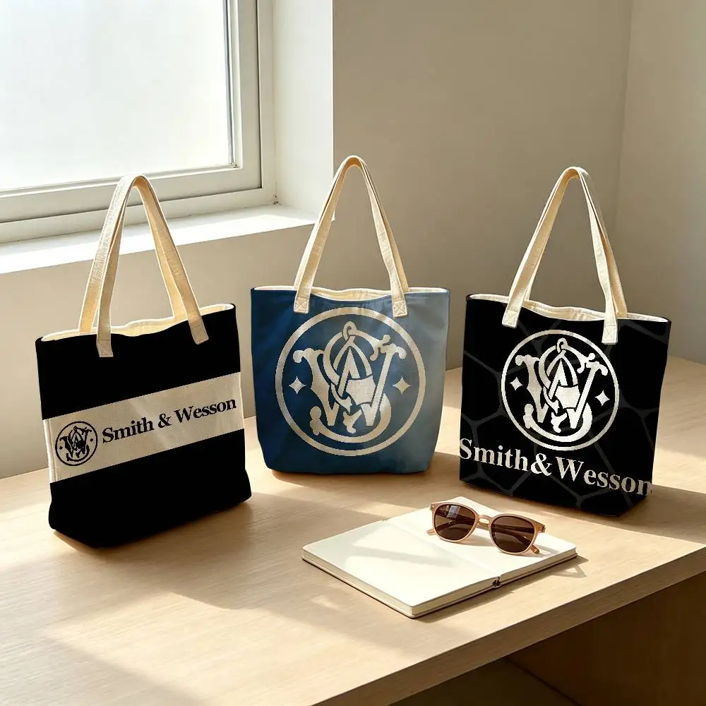 GUN Smith & Wesson pattern printed canvas tote bag, suitable for daily use, shopping, school, and travel