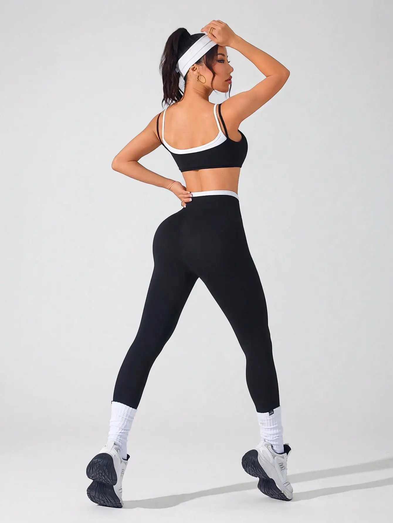 Women's 2 Piece Sports Set Cropped Sports Bra High Waist Leggings Gym Yoga Fitness Workout Black White