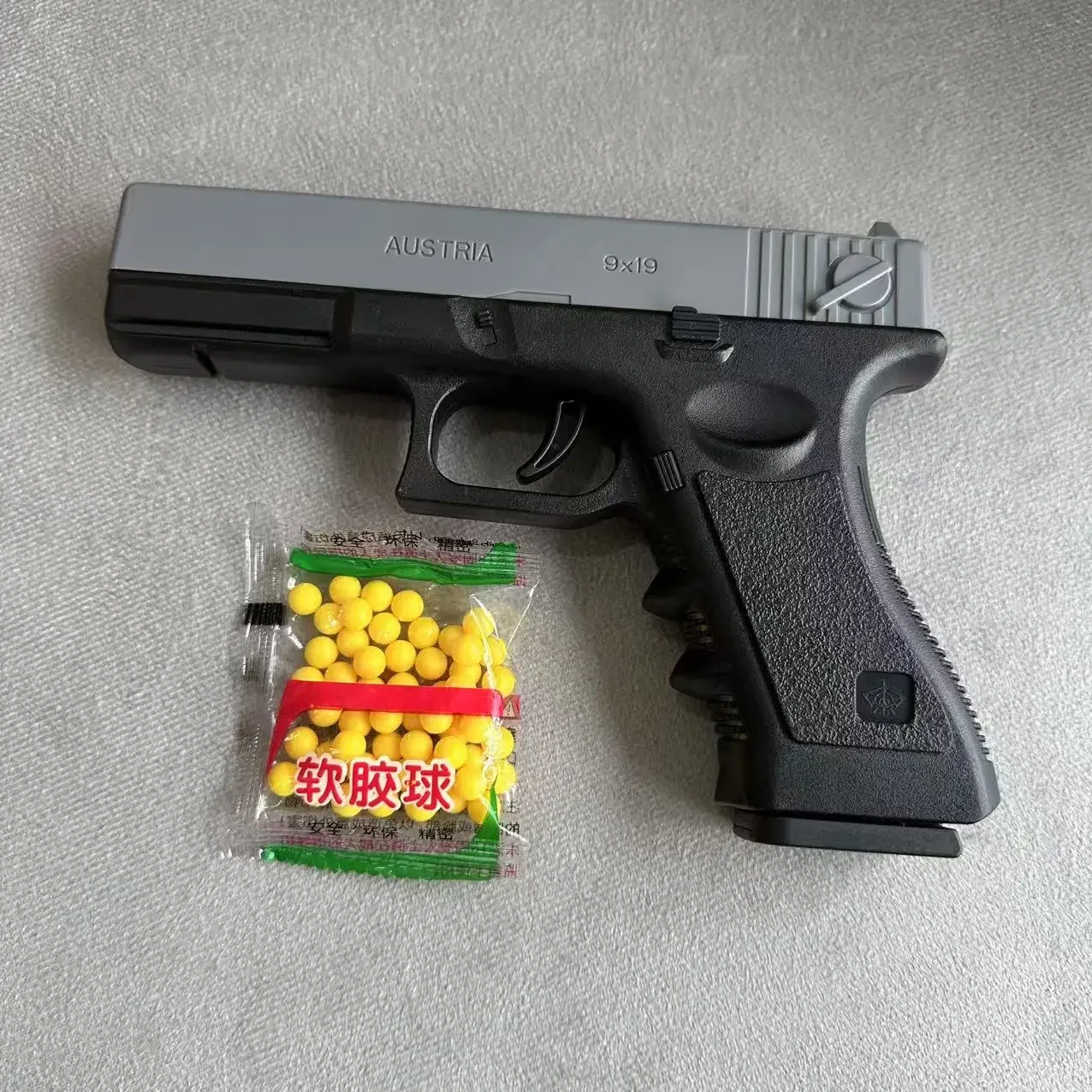 2025年製 エアガン ピストル レーザー付き ベーシッククラス おもちゃ銃 ソフト弾 アウトドアスポーツ CSゲーム 武器 男の子 ハロウィンプレゼント