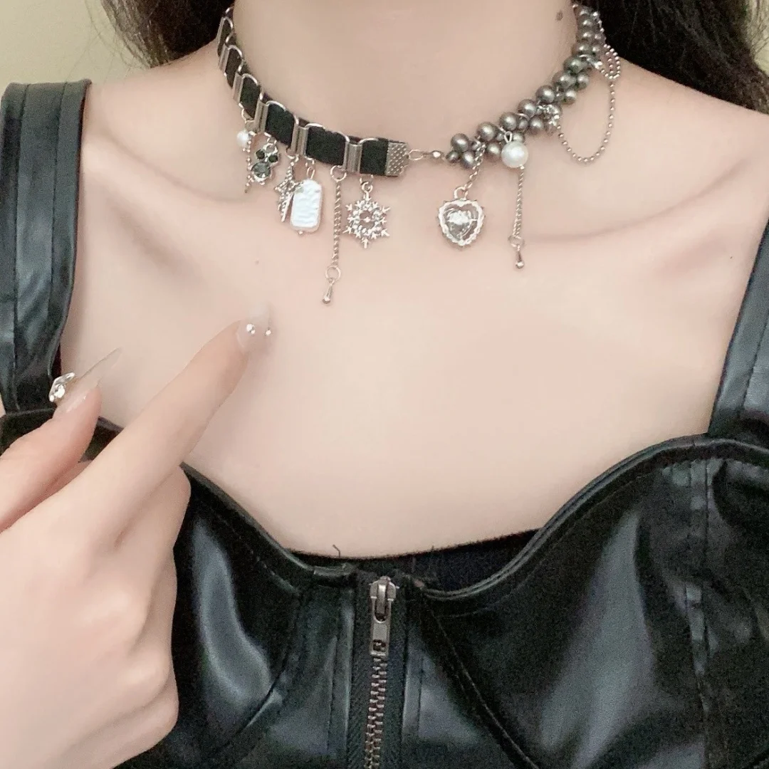 

DUTRIEUX Neo-Gothic Pendant Necklace for Women Exquisite Punk Hip-hop Y2K Chokers Heart Sexy Hot Girl Jewelry Gifts Accessory