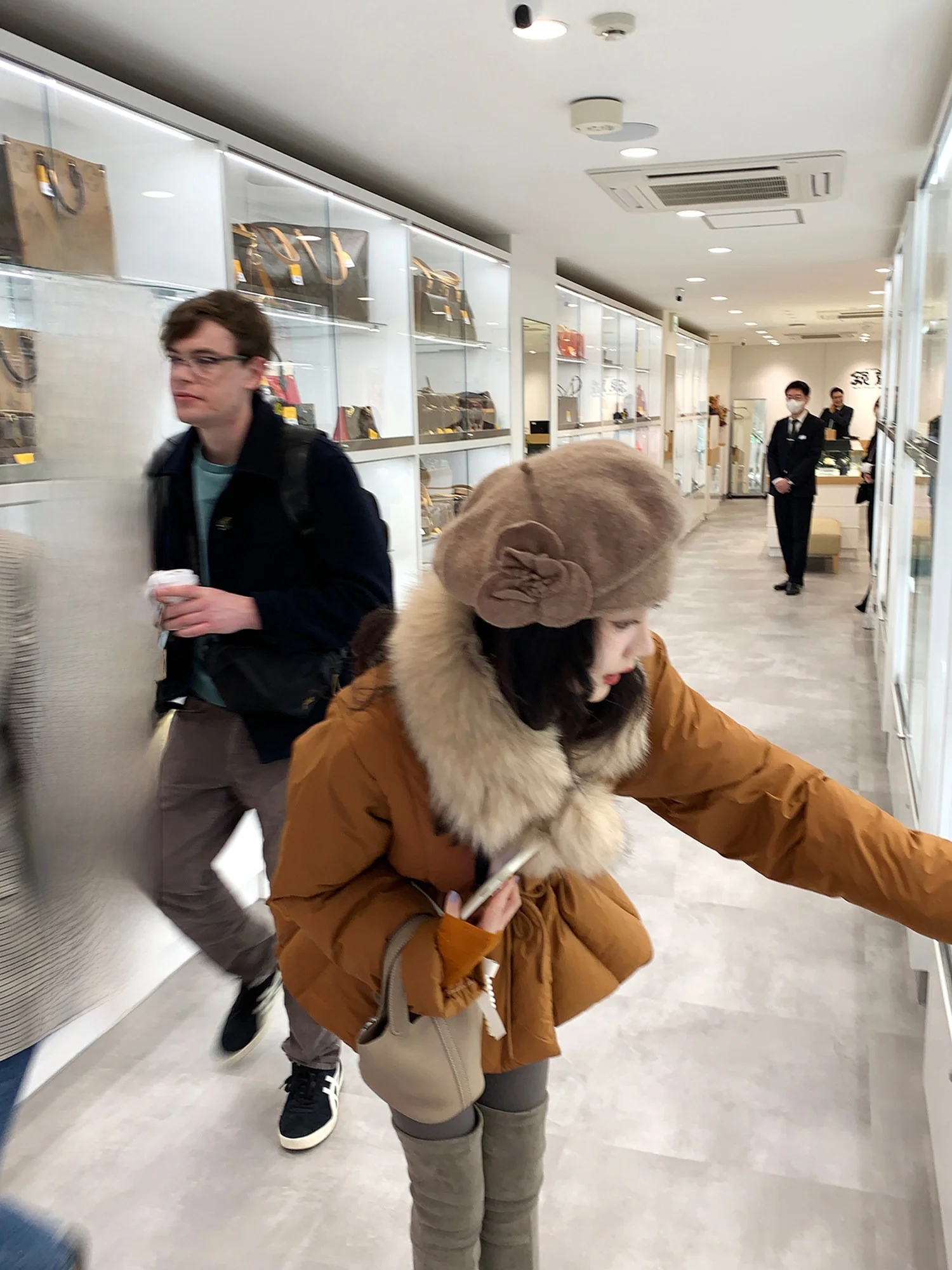 

Женская зимняя модная куртка-пуховик Eees с 90% белым утиным пухом, утепленная, с длинными рукавами, V-образным вырезом и поясом на талии