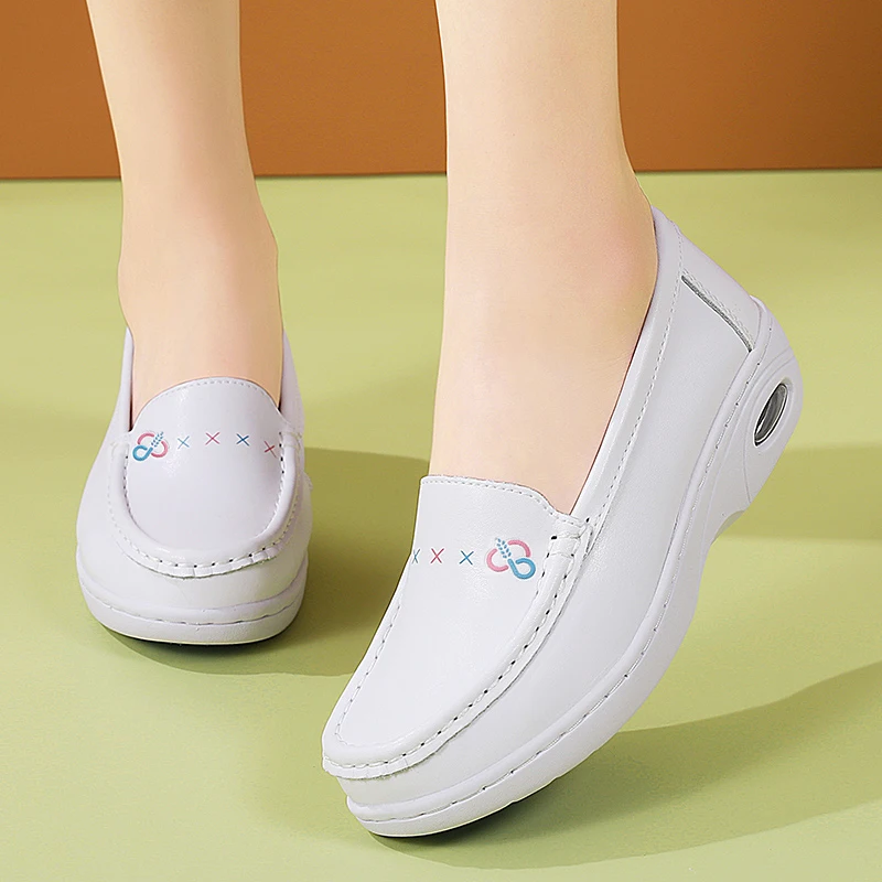 

Nurse women's spring summer leather white soft sole breathable feet non-slip anti-odor flat air cushion increase nurse shoes