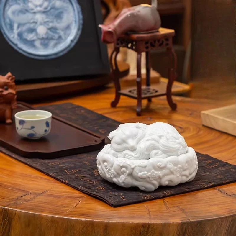 Nine-tailed fox plate tea pet incense burner high-end Chinese Jingdezhen lucky creative Fengjiu tea set desktop ornament incense