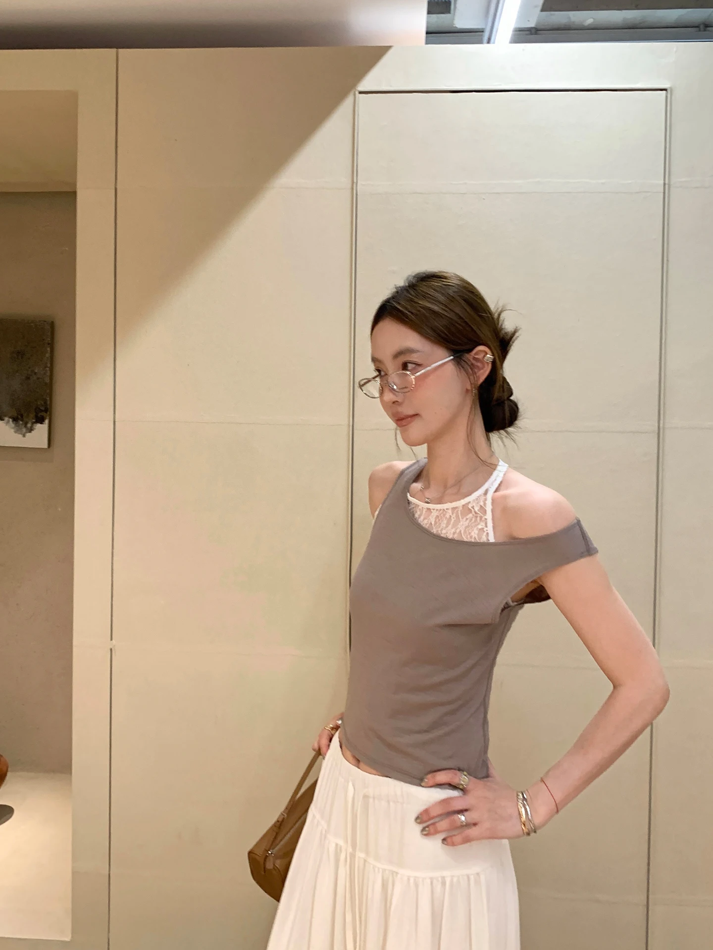 

Модный кружевной жилет с пэчворком, женский, с U-образным вырезом, имитация двухслойности, с асимметричным вырезом на плече, верхняя одежда из смесового хлопка