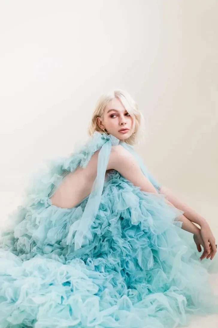 Vestidos mullidos de cuento de hadas, vestidos largos de tul escalonados azules para boda, vestido de novia largo con volantes, cinturón, vestidos de graduación con cuello en V profundo