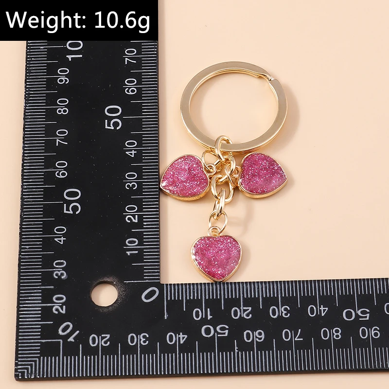 Niedlicher Schlüsselanhänger in Herzform, ein ideales Geschenk für Frauen und Männer, als Souvenir, für Autoschlüssel oder Handtaschen, zum Selbergestalten von Schmuck und als Accessoire. – Detail 11