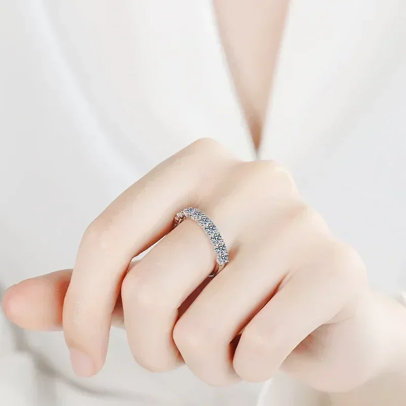 Elegant Design D Color 0.6/1 CT Ten Moissanite One Line Ring for Women Minimalist and Versatile Designer Jewelry Platinum PT950