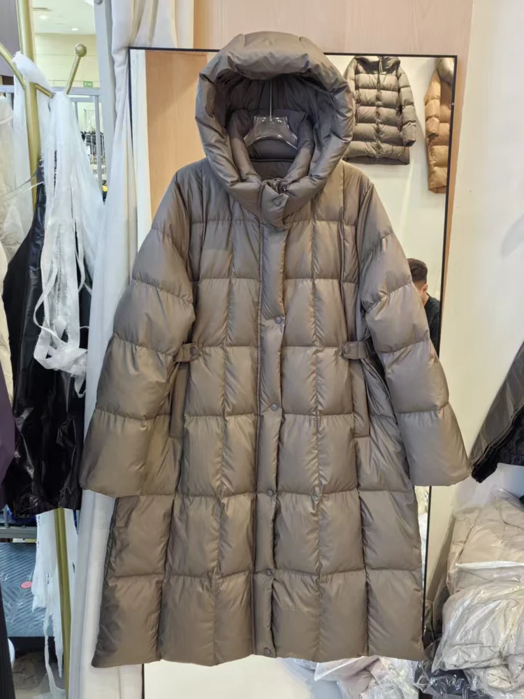 Feminino meados de longo cruz joelho com capuz jaqueta versão coreana 2025 inverno novo fino e grosso pato branco para baixo casaco