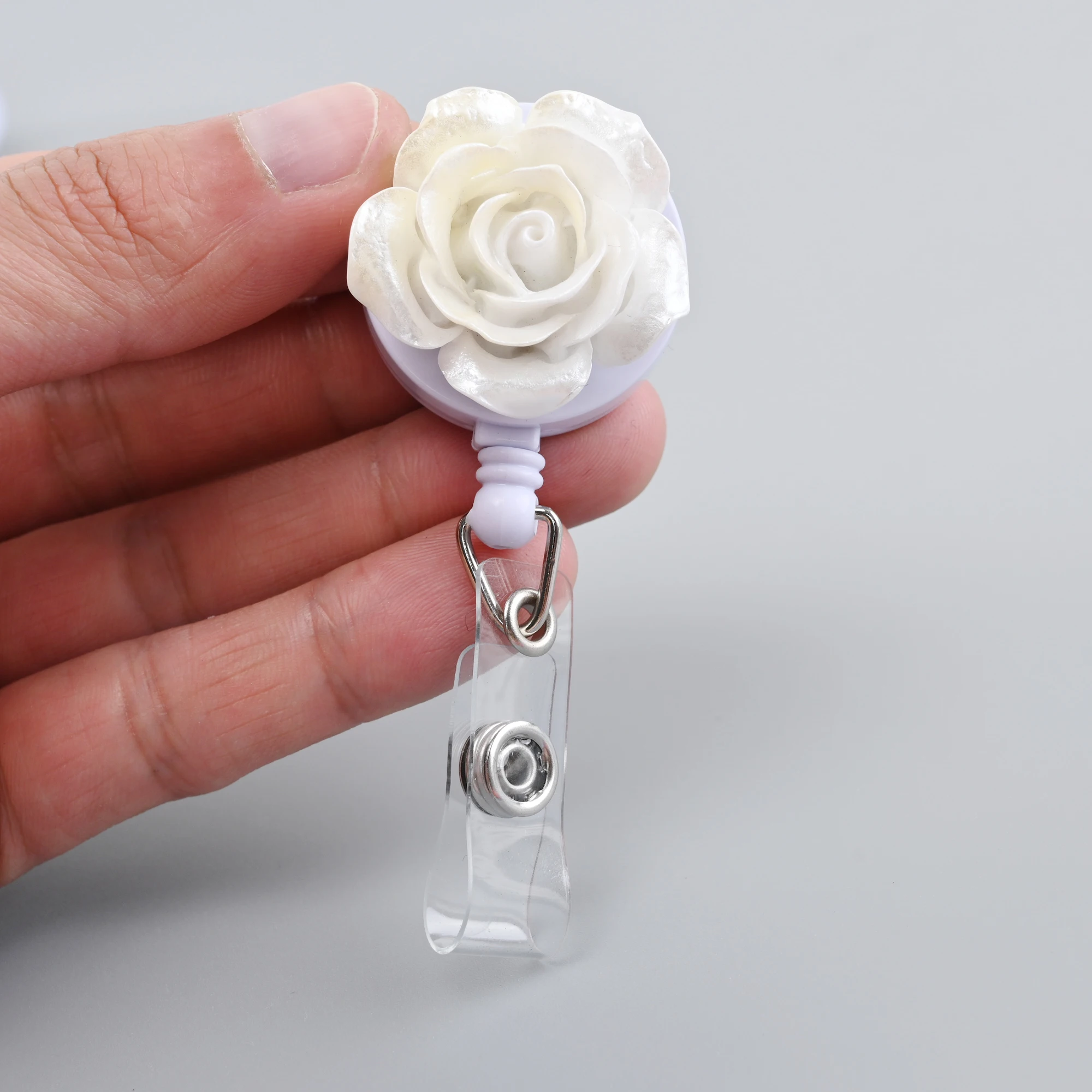 8 Color Fashion Cute Flower Retractable Nurse Badge Reel Clip Badge Holder Students Doctor Id Card Holder Keychain Gift New