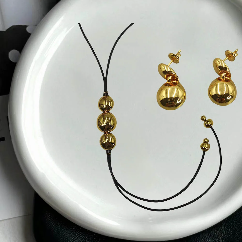 

2025 Autumn Retro Metallic Gold Silver Round Bead Earrings Leather Rope Necklace Women's Jewelry Set Party Gift