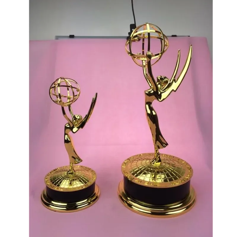 Maßgeschneiderte große Größe 39 cm/30 cm Metall Emmy Trophy Fabrik Direktverkauf Home Decor Figur Skulptur Auszeichnung von Verdienst Weihnachtsgeschenk
