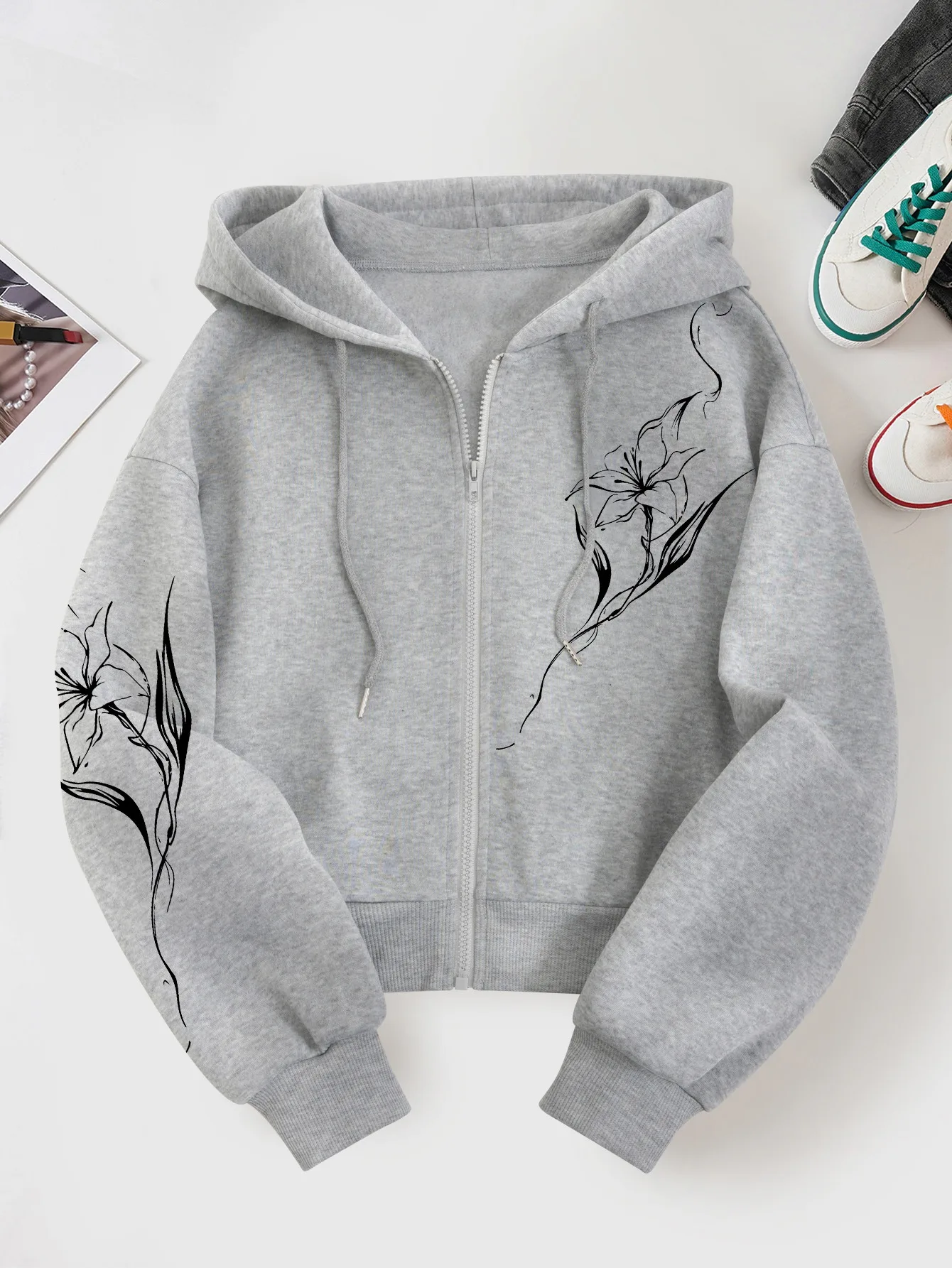 Autumn/Winter Women's Hooded Sweatshirt with Lily Flower Cloud Mist Monochrome Print, Streetwear Niche Art Style for Outings