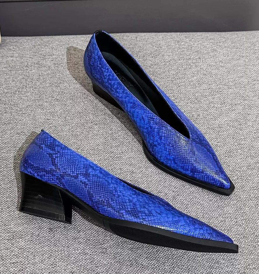 

Новые модные женские туфли с V-образным вырезом, туфли-лодочки с узором под змеиную кожу, сексуальная брендовая женская обувь известных марок, женские туфли A0019
