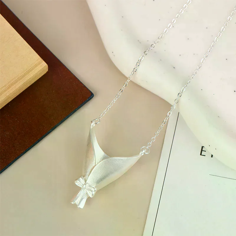 Trendy Bouquet Wrapping Pendant Necklace Small Flowers Can Be Inserted Female Choker Fashion Clavicle Chain Women Jewelry Gift