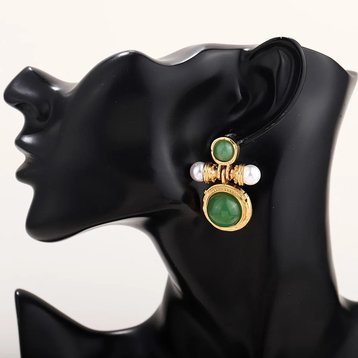 Vintage vergoldete Statement-Ohrringe mit Kunstperle und türkis/Malachit/schwarzem Stein-Tropfen – Modeschmuck für Damen