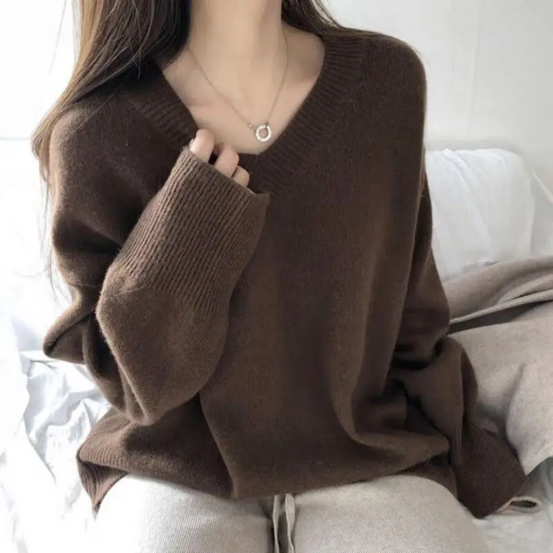 2024 autumn winter new Korean version of goat sweater V-neck simple short sweater loose languid lazy knit foundation sweater