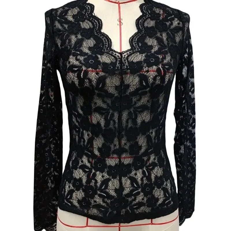 Temperamentowy haft V-Neck bluzka biurowa 2025 przezroczysta koronkowa siateczka szwy koszule damskie elegancki, wąski sweter z długim rękawem