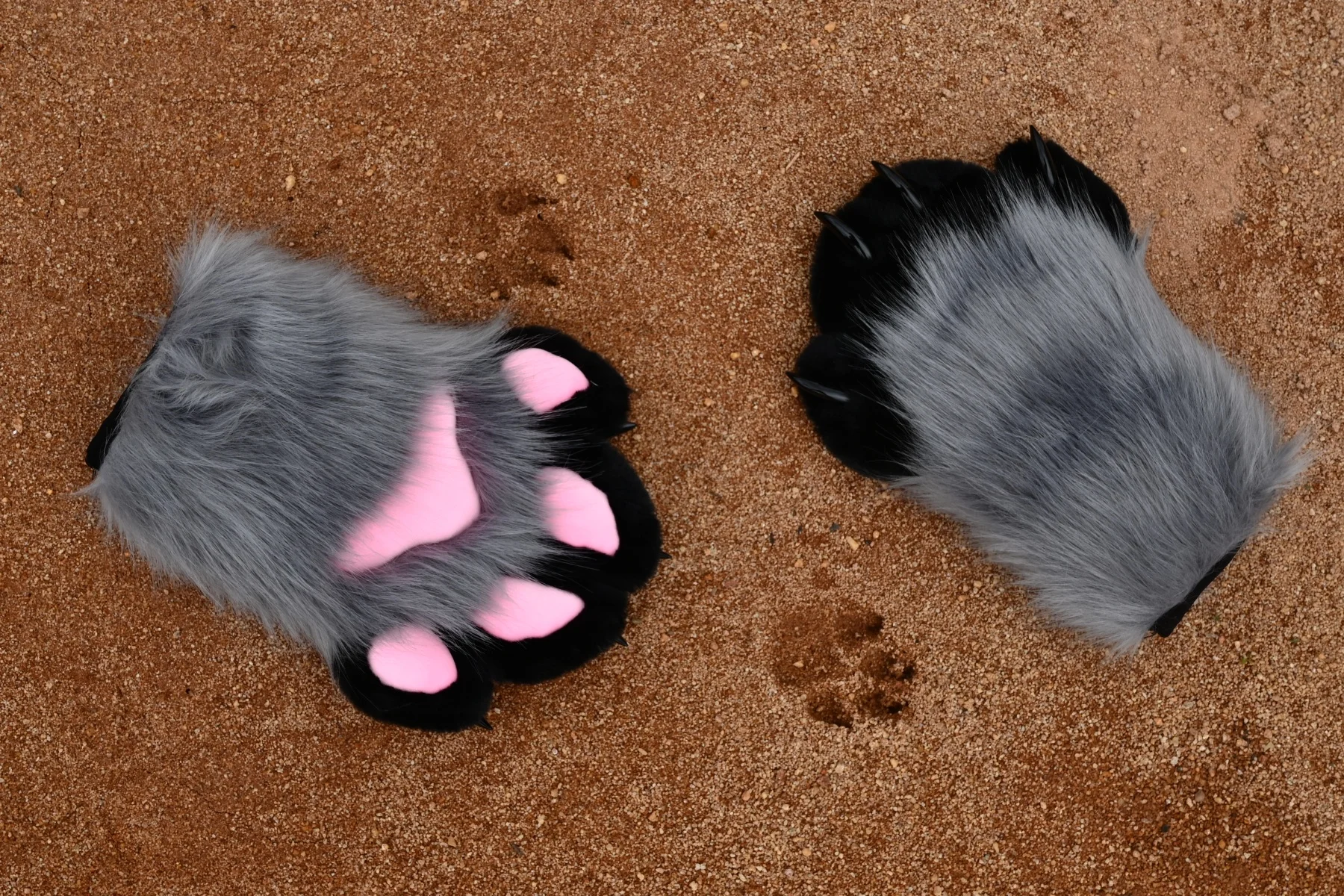 

Plush Animal Paw Gloves Cosplay Hand Paws with Claws Unique Gift for Cosplayers & Furry Fans