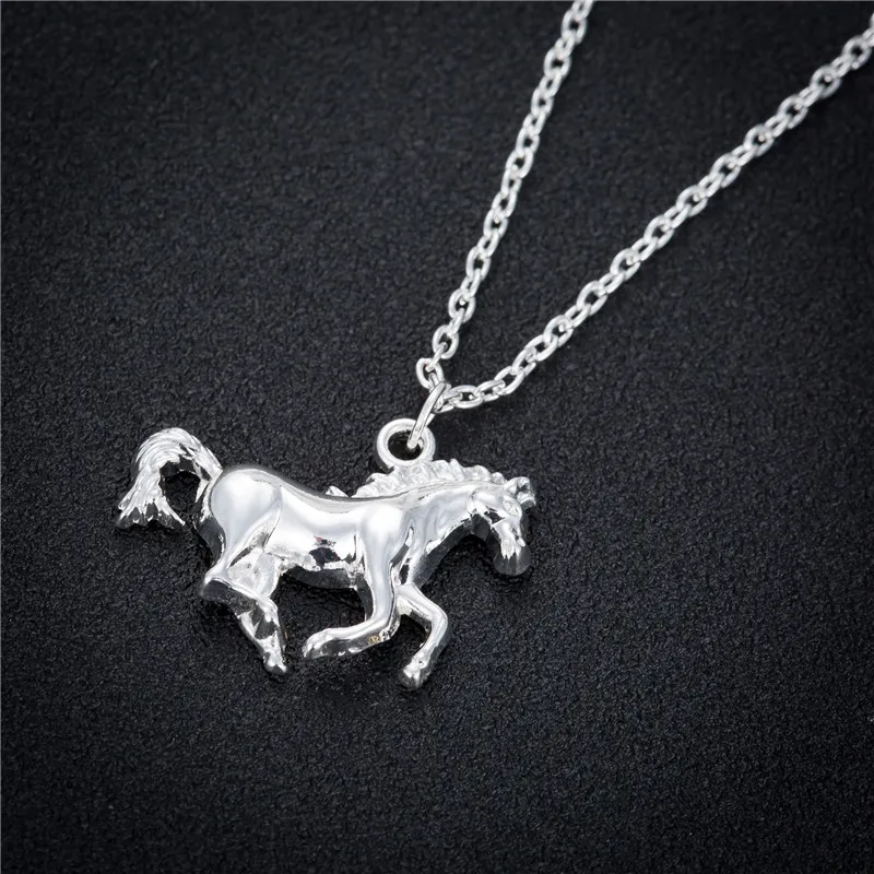 Vintage Horse Pendants Necklace for Men Women Fashion Animal Necklaces Jewelry Accessories Brithday Gifts Wholesale