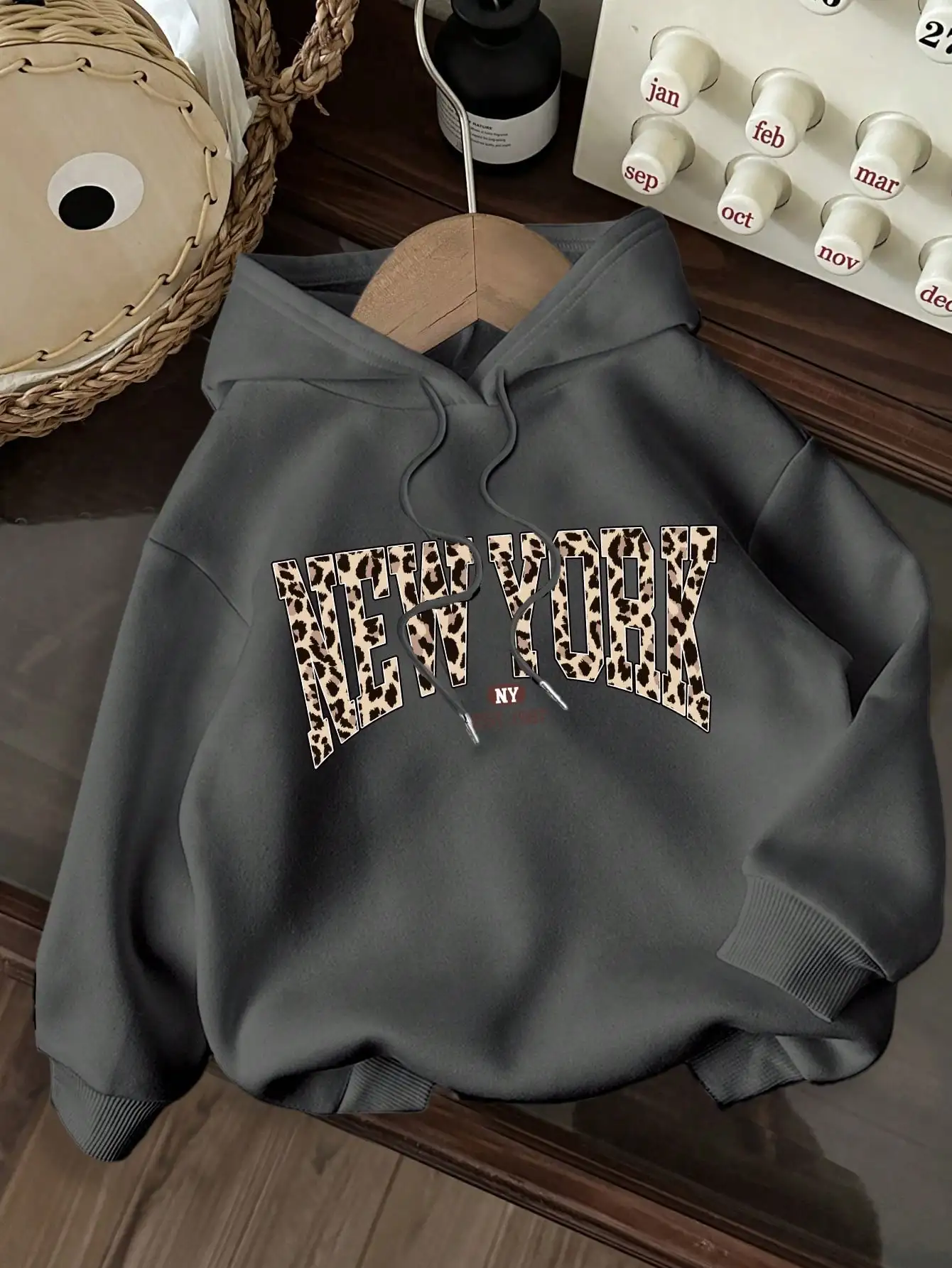 

Leopard Print New York Graphic Hoodie for Women, Loose Fit Pullover Sweatshirt for Fall Winter