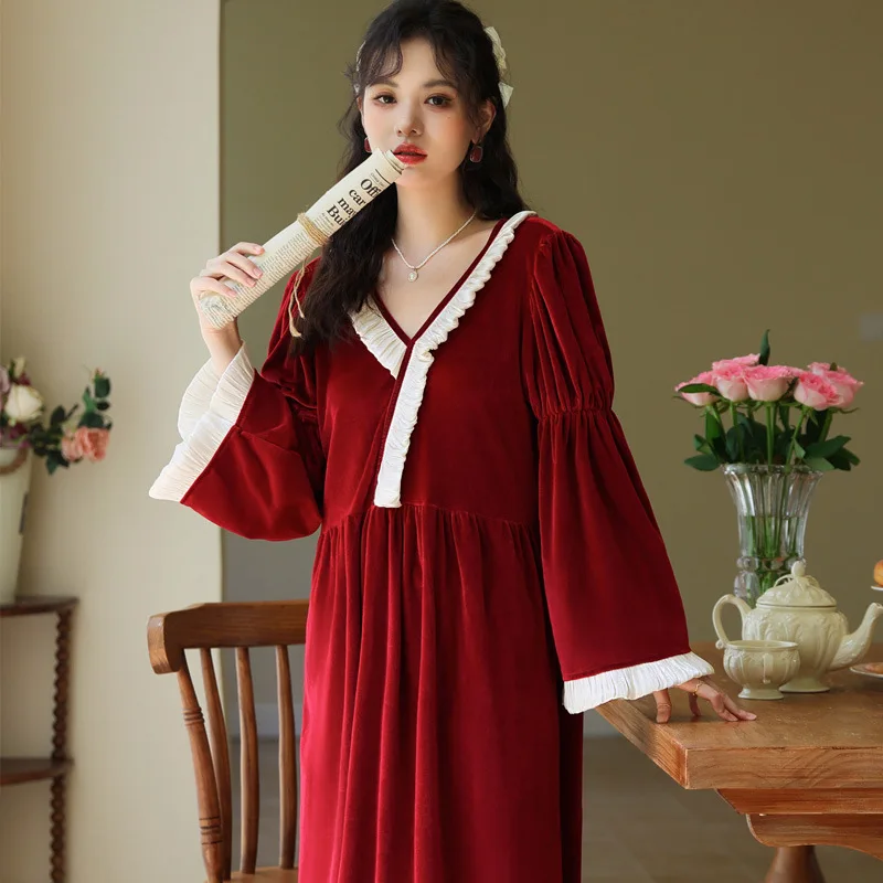 

Женская ночная рубашка с длинными рукавами из золотистого бархата, длинная пижама в дворцовом стиле, бархатная одежда для дома в стиле принцессы, французский стиль, осень-зима