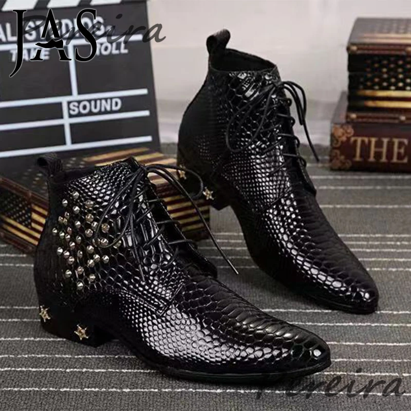 

Black Snake Patterned Lace Up Short Boots Men's Luxury Rivet Pointy Toe Patent Leather Med Heel Ankle Boots Business Dress Shoes