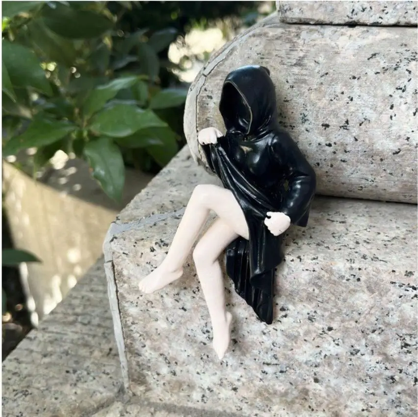 15cm Anime negro bata mujer estatua misteriosa figura de acción PVC modelo muñeca de juguete escritorio estantería ornamento colección regalos