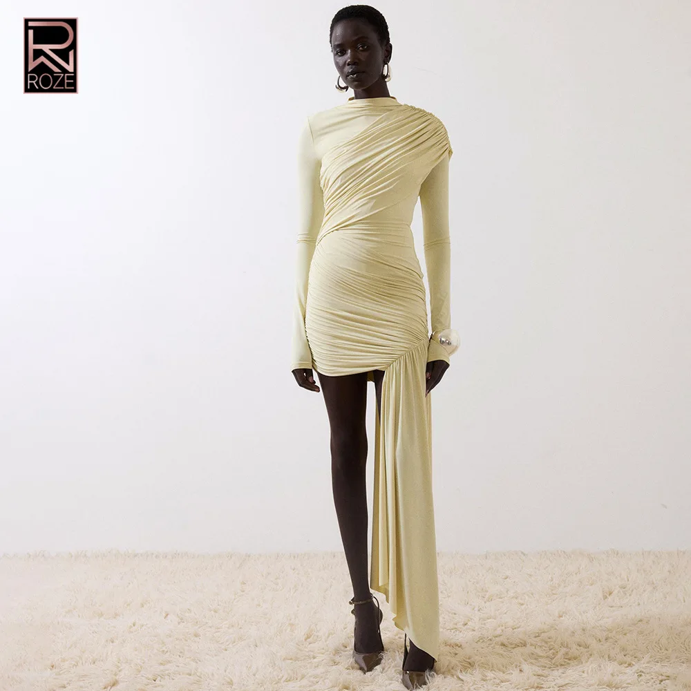 Sukienka bodycon w jednolitym kolorze - okrągły dekolt, marszczona, długi rękaw, z wiązaniem.