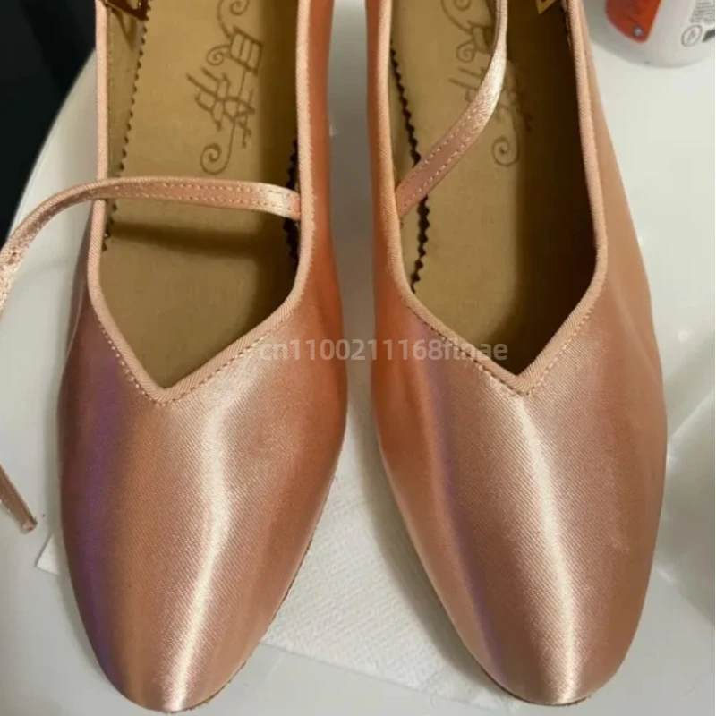 أحذية الرقص الحديثة المنافسة 138 أحذية نسائية عصرية ذات نعل ناعم من الساتان أحذية الرقص الاجتماعي المريحة #2