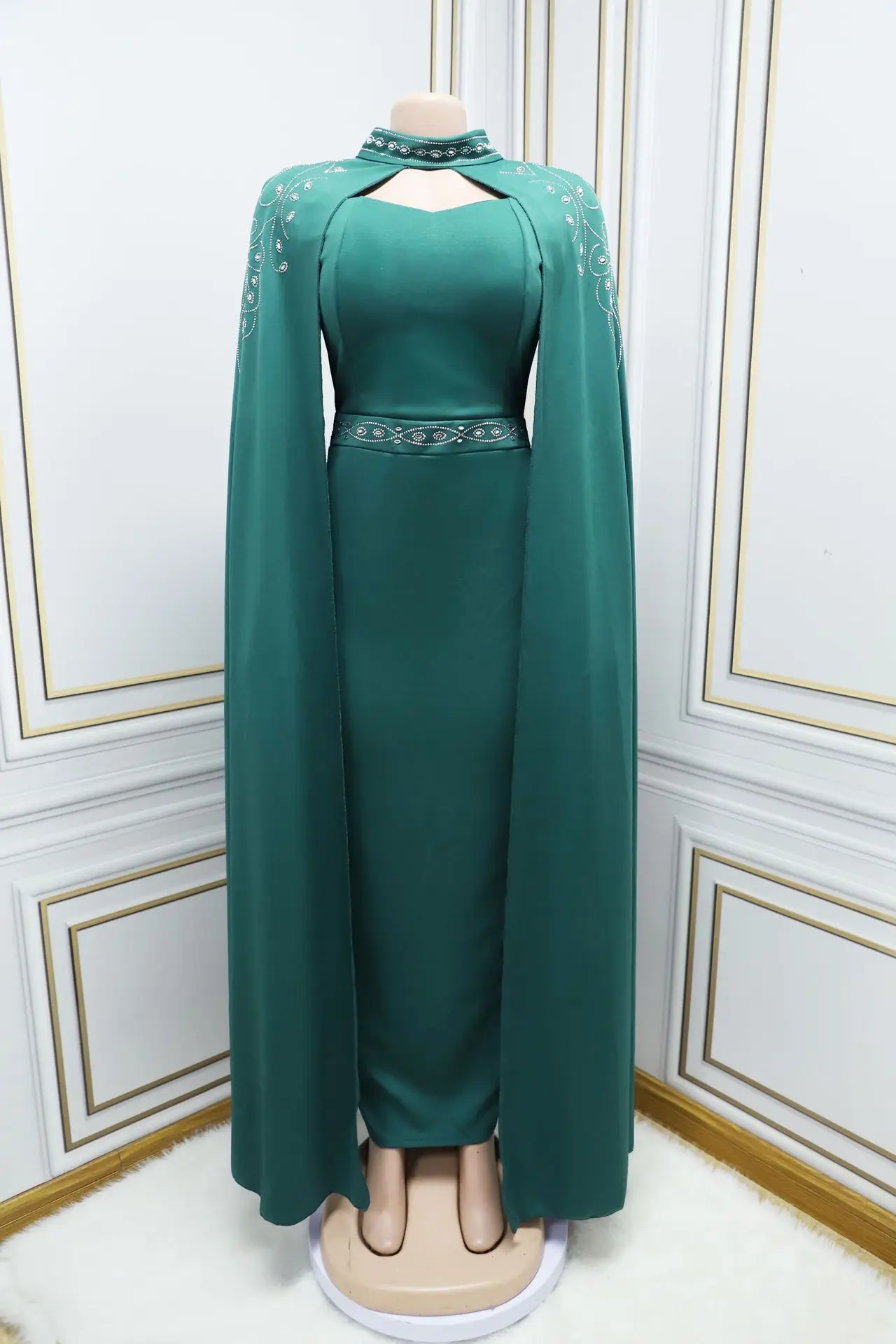 Diamonds Abayas Cape Sleeve Maxi Dress for Dubai Women Muslim Evening Party Kaftan Eid Mubarak Caftan Islam Jalabiya Vestidos