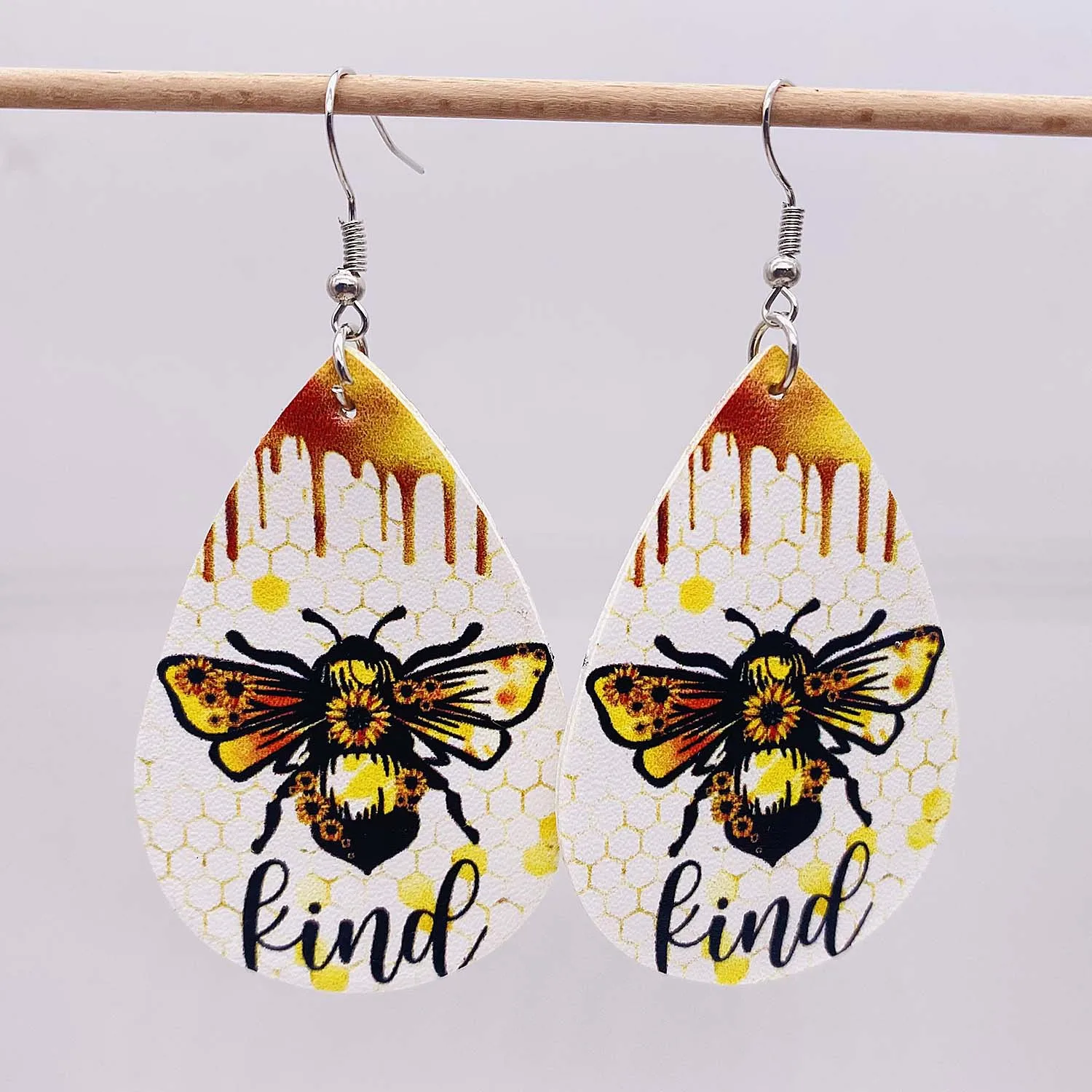 New Easter Leather Earrings Honeycomb Bee Insect Colored Rabbit Leather Earrings Women's Jewelry