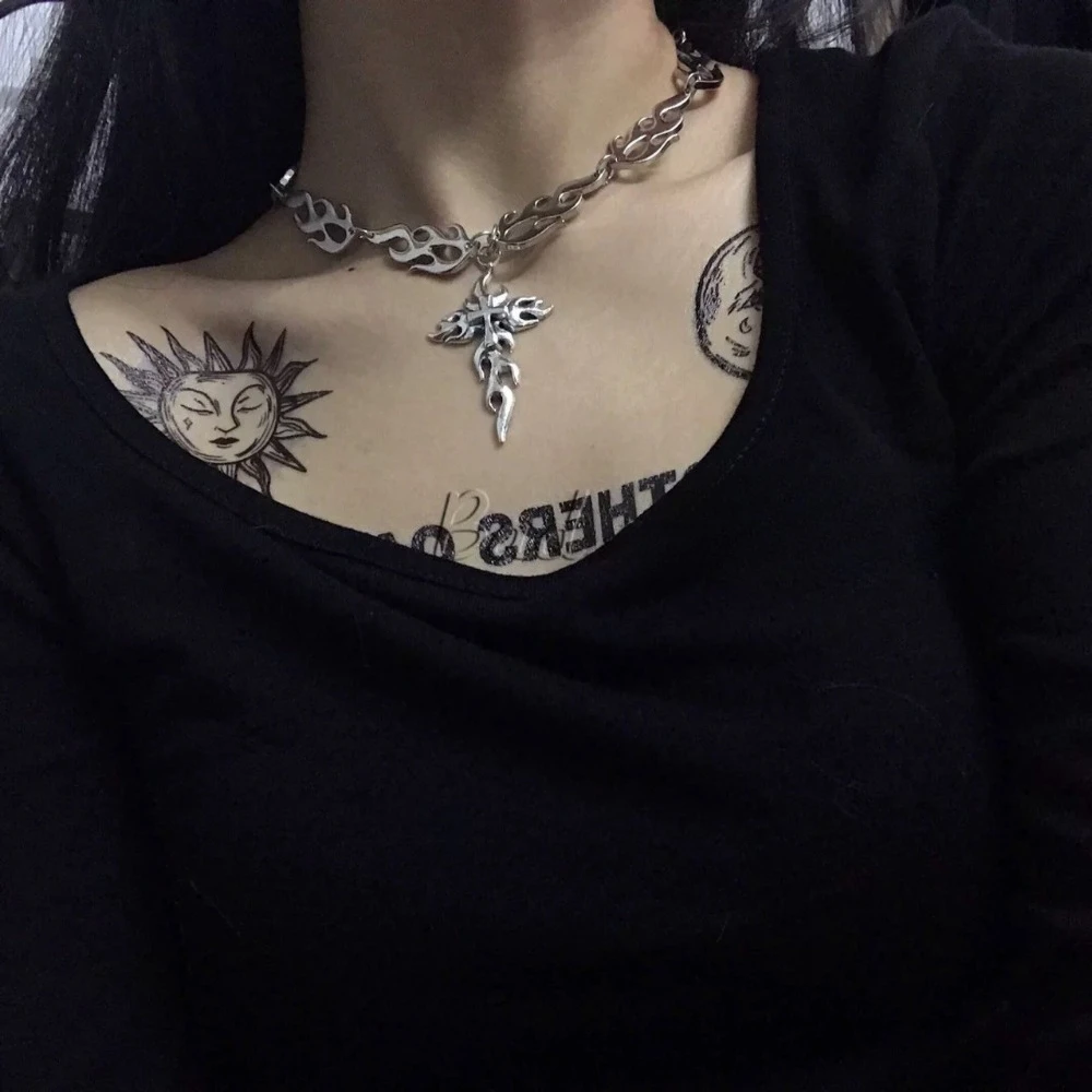 Fashion Hip-hop Sliver Color Flame Cross Crow Skull Pendant Necklace for Women Men Couple Gothic Halloween Party Jewelry Gifts