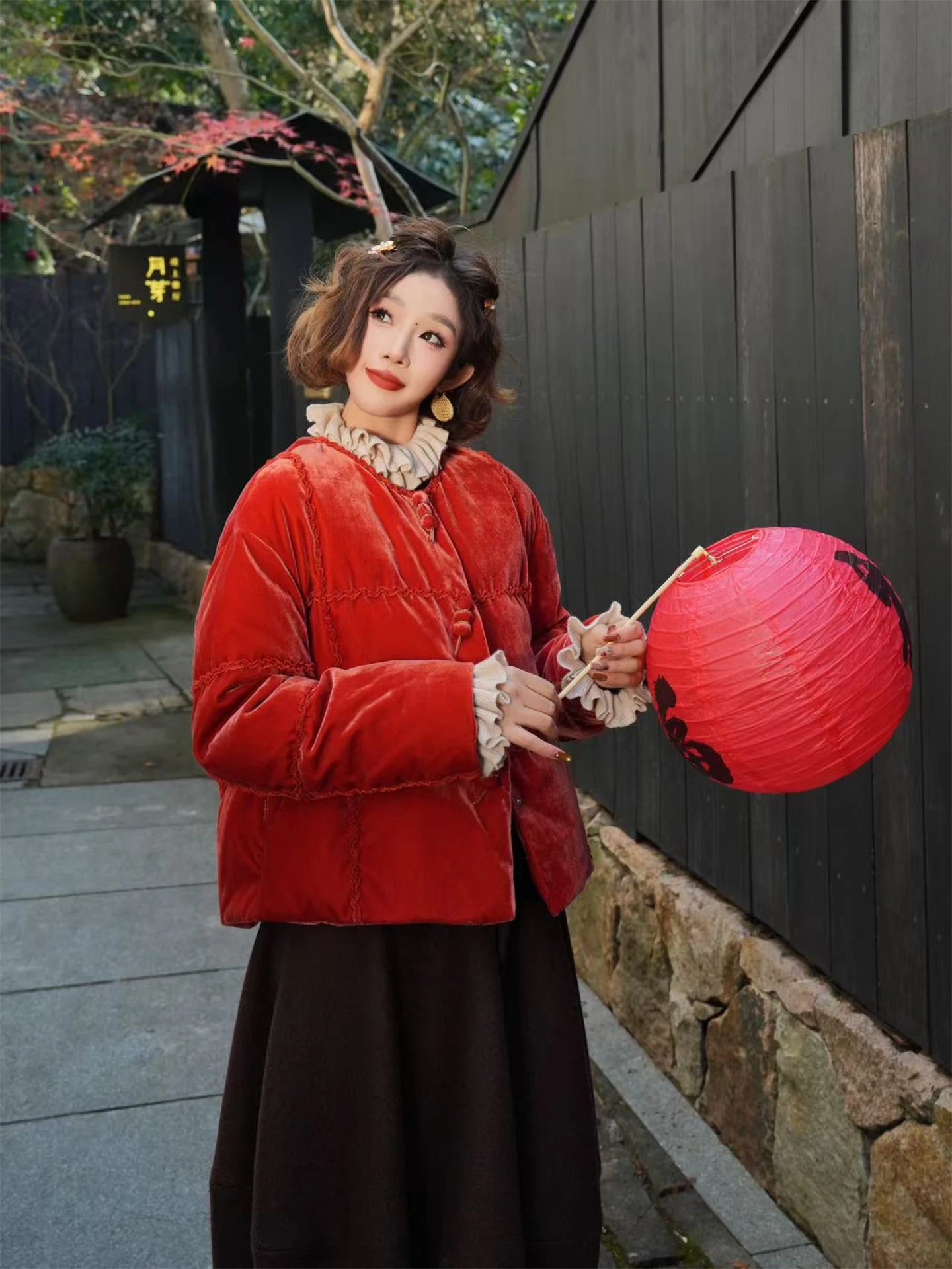 

Пальто ручной работы из бархата и гусиного пуха Jaet Yolo Mountain Red, оригинальное, с сахарной глазурью, восстановленное, из белого гусиного пуха