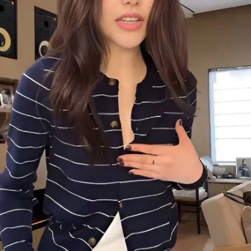 

Полосатый вязаный кардиган для женщин, новинка 2023 года, весенне-осенняя базовая рубашка с длинными рукавами, повседневный универсальный топ