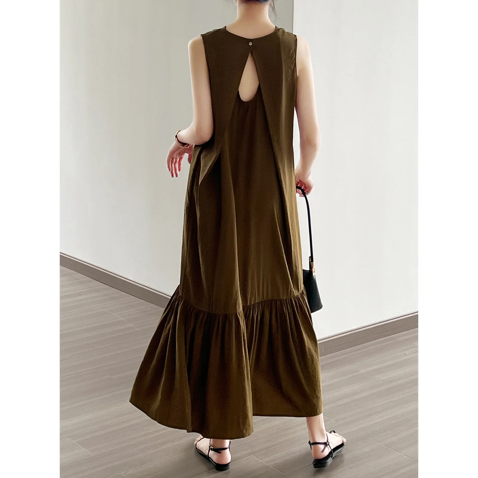 

Women Sleeveless Loose Casual Dress 2024 Summer New Style Back Hollow Elegant Vintage French Lady Vest Long Fishtail Dress