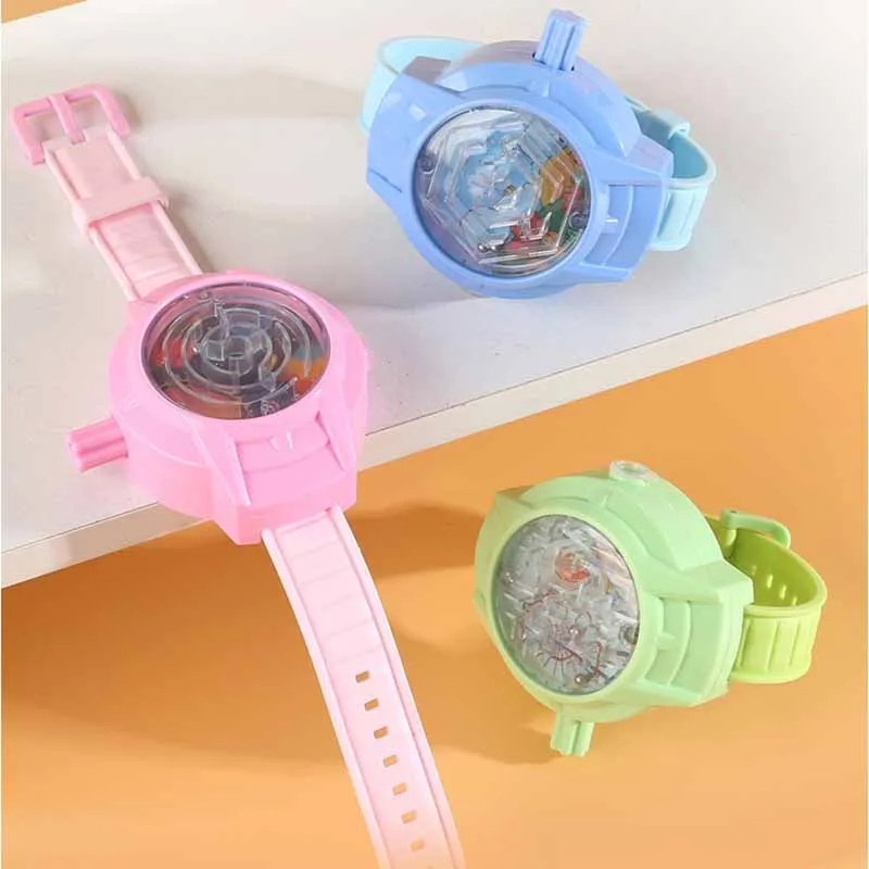 Children's Fun Maze Squirting Watch a Key to Press the Water Out of the Mini Squirting Toys Novelty Pranks Shooting Water Toys