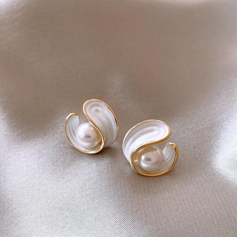 Design sense Exquisite Geometric Enamel Pearl Earrings 2022 New Jewelry Party Luxury Accessories For Women's Unusual Earrings