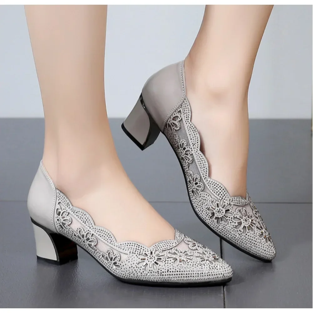 

Fashion Hollow Out Genuine Leather Pumps Women Shoes Med Heels Square Diamond Mesh Ladies Office Crystal Pointshoes