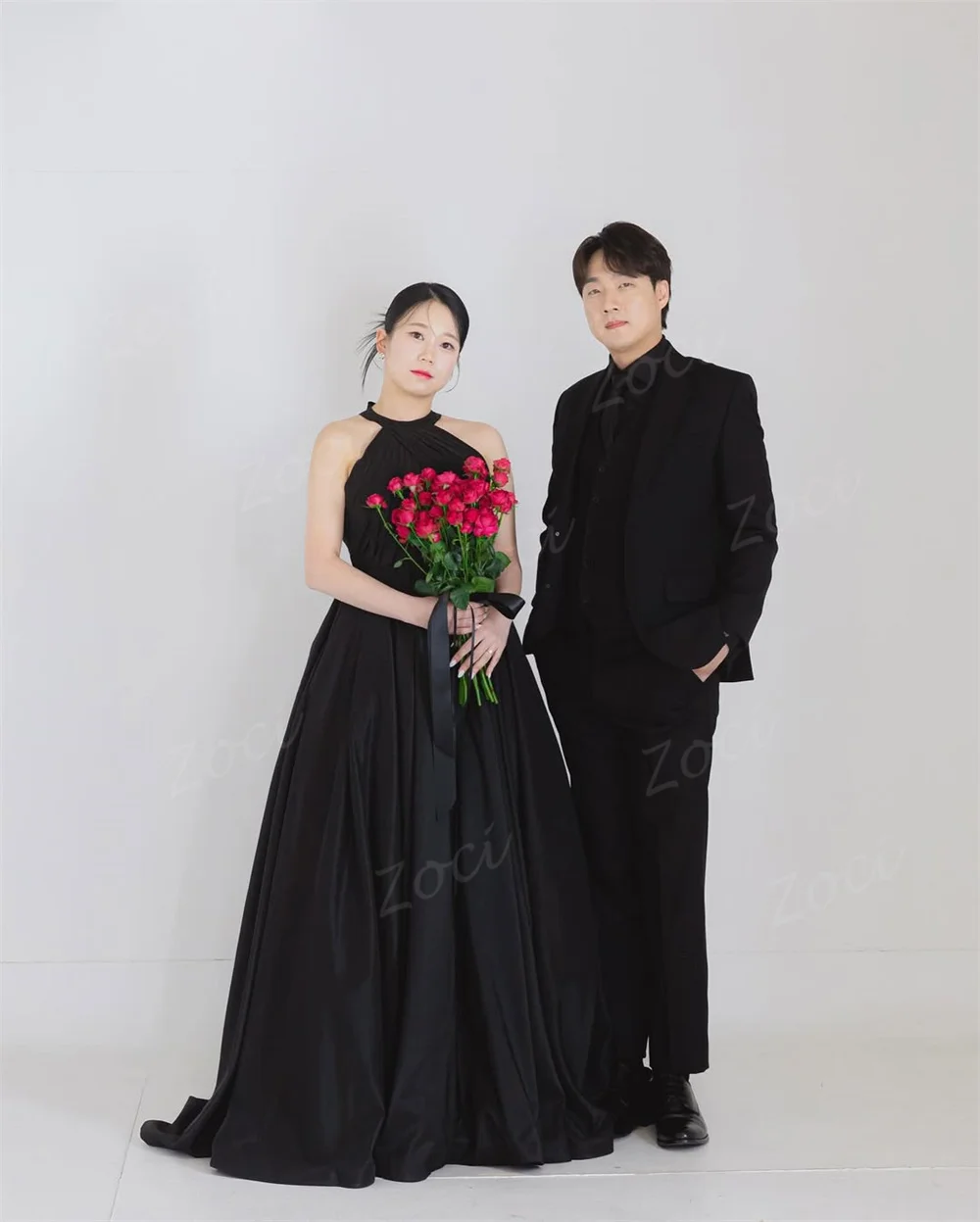 Zoci elegante Halter negro una línea vestidos de novia de Corea vestidos de fiesta de novia de satén personalizados vestido drapeado para sesión de fotos de boda